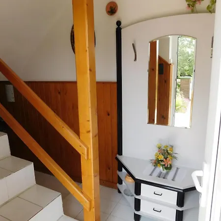 In See 20588 * Velence
